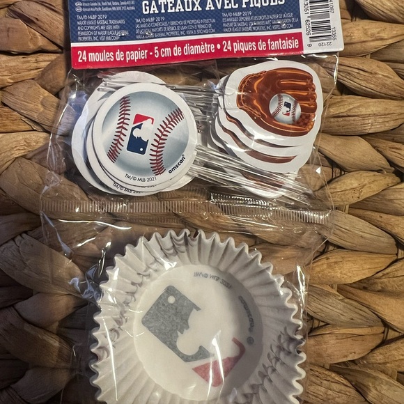 Baseball Party Decorations: 2 Platters, Cupcake Cups, Banner and Hanging Swirls - Picture 7 of 9